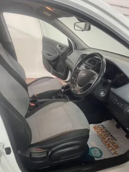 
2015 Hyundai i20 White Hatchback full									