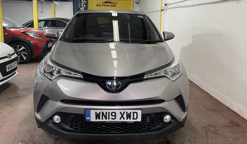 
Toyota C-HR Silver SUV full									