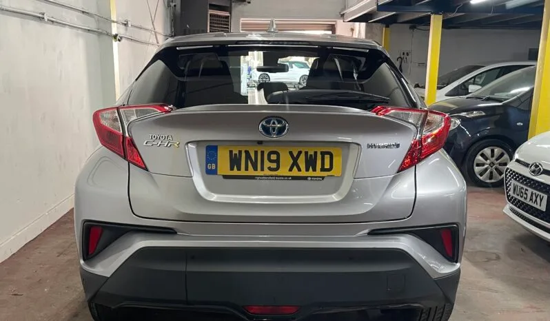 
Toyota C-HR Silver SUV full									