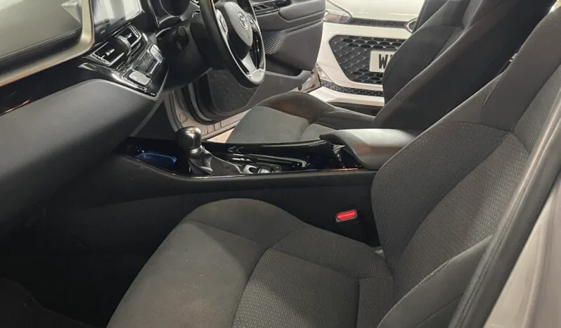 
Toyota C-HR Silver SUV full									
