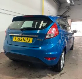 2013 Ford Fiesta blue Hatchback