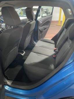 
2013 Ford Fiesta blue Hatchback full									