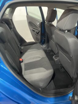 
2013 Ford Fiesta blue Hatchback full									