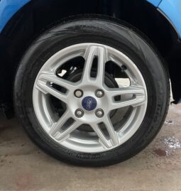 
2013 Ford Fiesta blue Hatchback full									