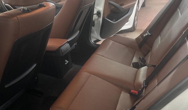 
2015 BMW x1 White SUV full									
