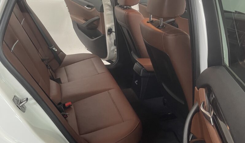 
2015 BMW x1 White SUV full									