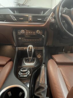 
2015 BMW x1 White SUV full									