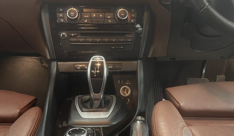 
2015 BMW x1 White SUV full									