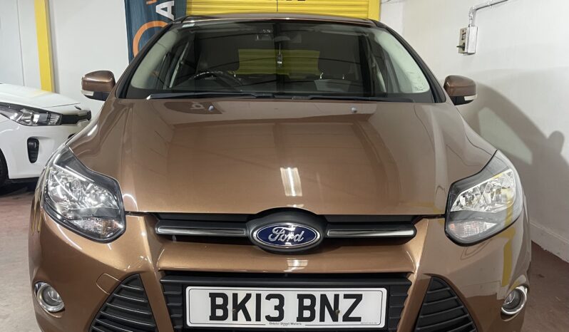 
2013 Ford Focus brown Hatchback full									