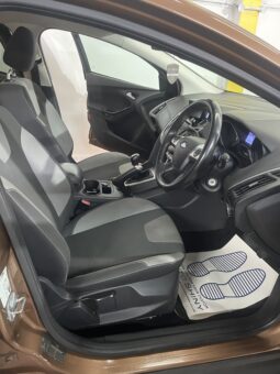 
2013 Ford Focus brown Hatchback full									