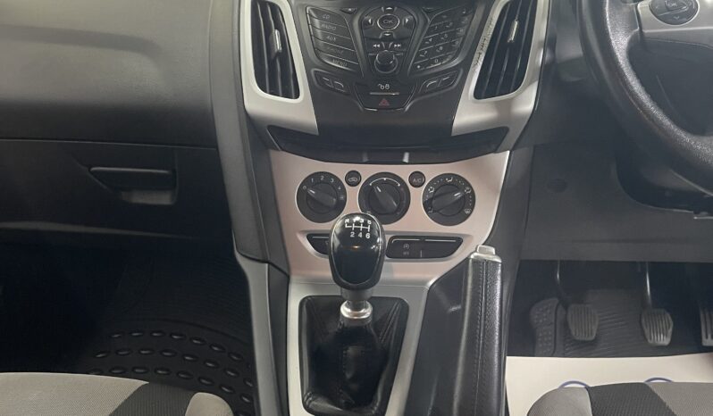 
2013 Ford Focus brown Hatchback full									