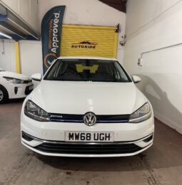 2018 Volkswagen Golf White Hatchback