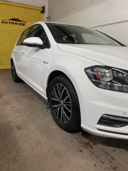 2018 Volkswagen Golf White Hatchback