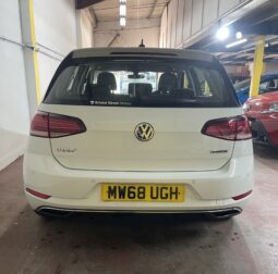 
2018 Volkswagen Golf White Hatchback full									