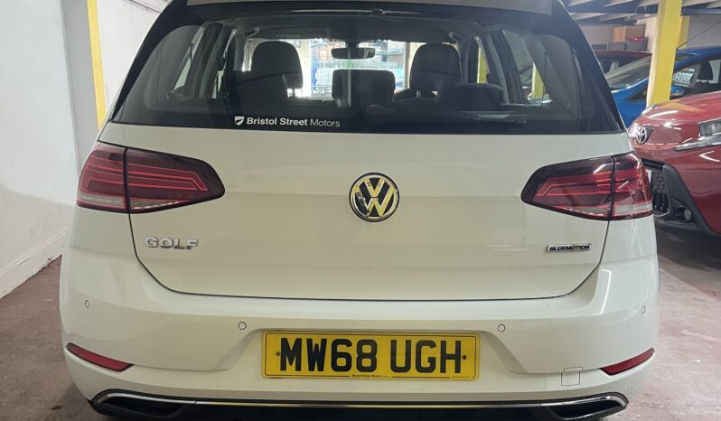 
2018 Volkswagen Golf White Hatchback full									