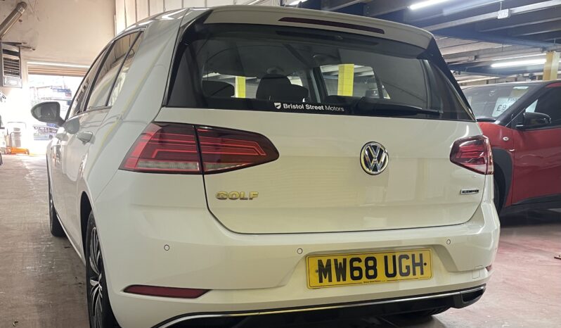 
2018 Volkswagen Golf White Hatchback full									