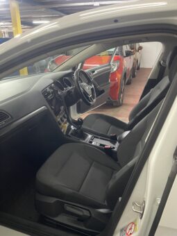 
2018 Volkswagen Golf White Hatchback full									