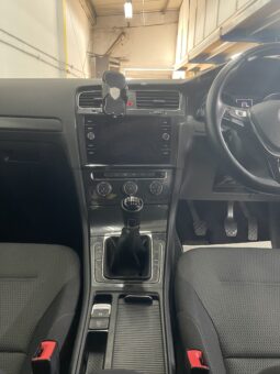 
2018 Volkswagen Golf White Hatchback full									
