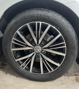 
2018 Volkswagen Golf White Hatchback full									