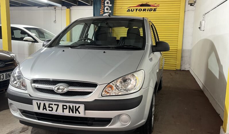 
2007 Hyundai getz Silver Hatchback full									