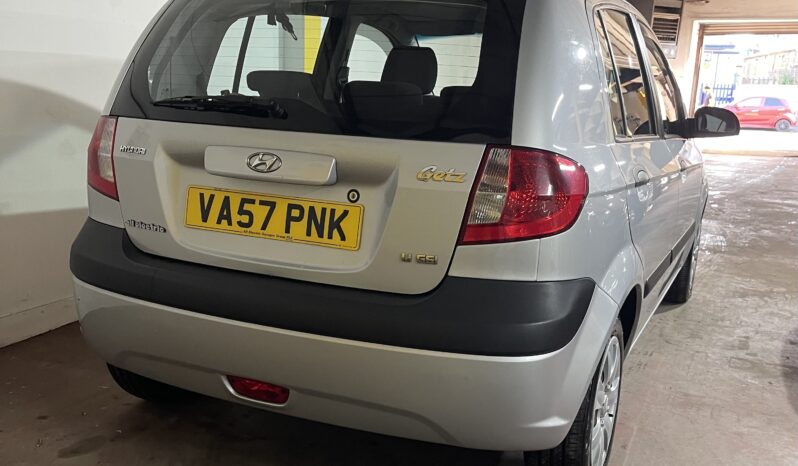 
2007 Hyundai getz Silver Hatchback full									
