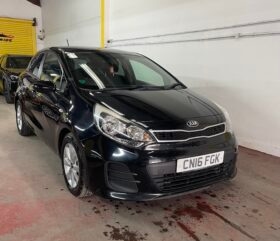 2016 Kia Rio Black Hatchback