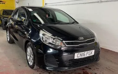2016 Kia Rio Black Hatchback