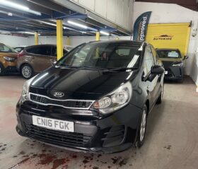 2016 Kia Rio Black Hatchback