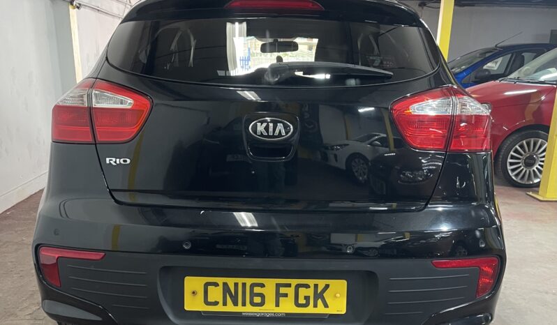 
2016 Kia Rio Black Hatchback full									
