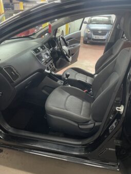 
2016 Kia Rio Black Hatchback full									