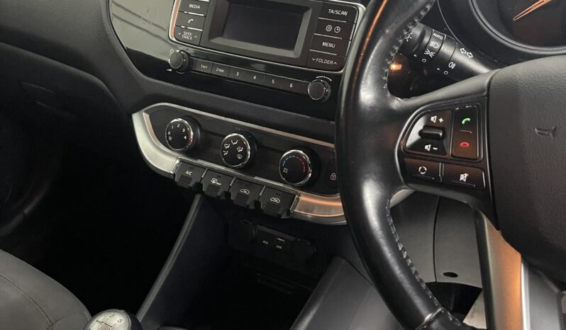 
2016 Kia Rio Black Hatchback full									