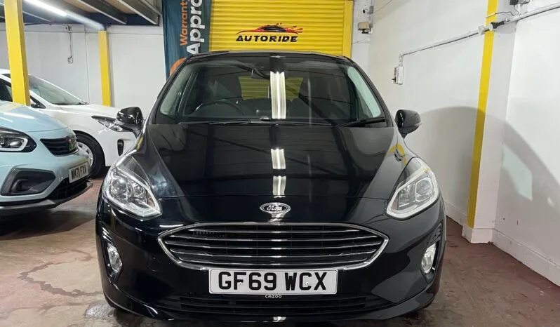 
2019 Ford Fiesta Black Hatchback full									