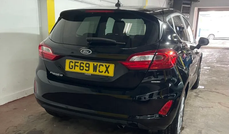 
2019 Ford Fiesta Black Hatchback full									