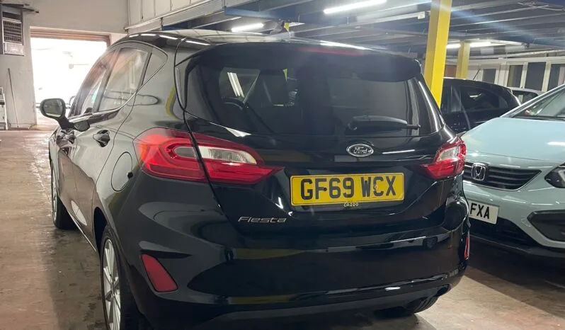 
2019 Ford Fiesta Black Hatchback full									