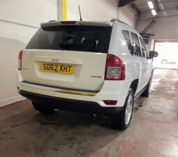 
2012 Jeep Compass White SUV full									