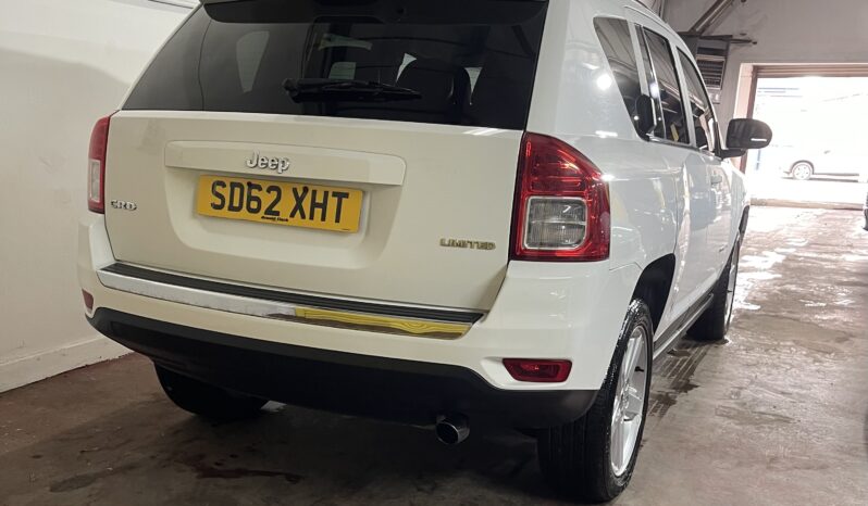 
2012 Jeep Compass White SUV full									