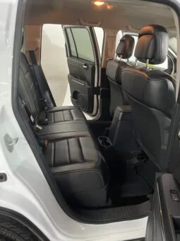 
2012 Jeep Compass White SUV full									