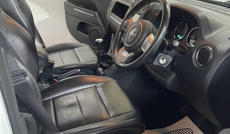
2012 Jeep Compass White SUV full									