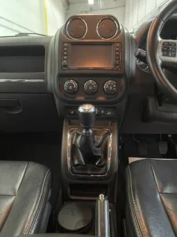 
2012 Jeep Compass White SUV full									