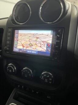 
2012 Jeep Compass White SUV full									