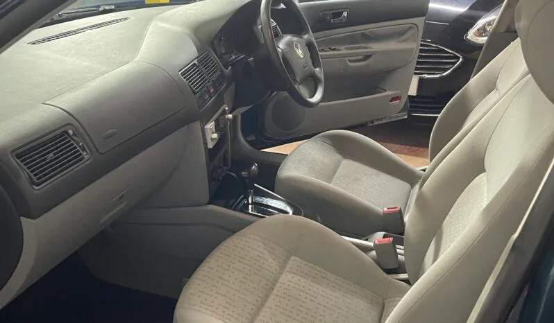 
2003 Volkswagen Golf green Hatchback full									