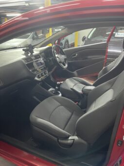 
2015 Kia Rio Red Hatchback full									