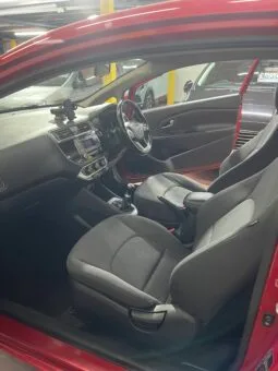 
2015 Kia Rio Red Hatchback full									