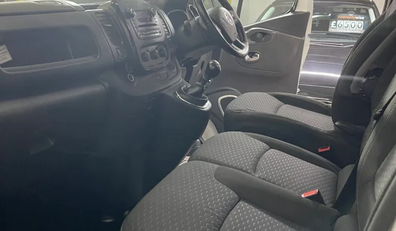 
2017 Vauxhall vivaro White Wagon full									