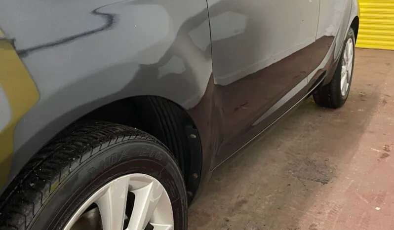 
2012 Hyundai i20 Black Hatchback full									