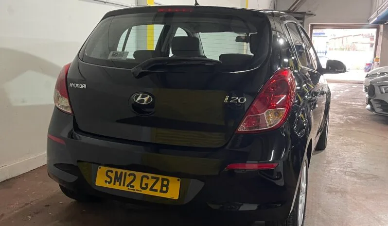 
2012 Hyundai i20 Black Hatchback full									