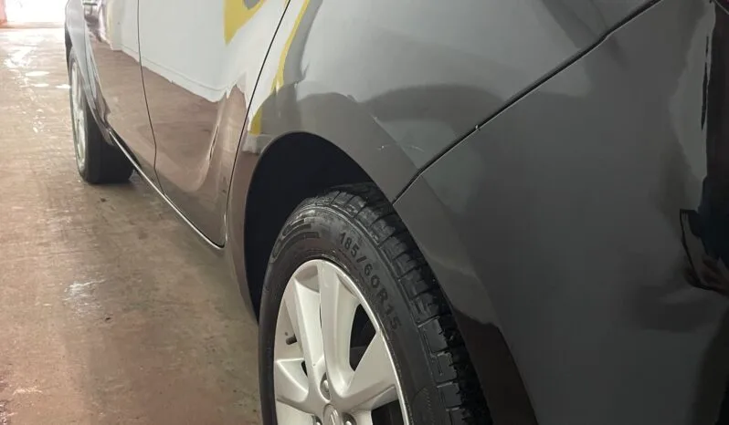 
2012 Hyundai i20 Black Hatchback full									