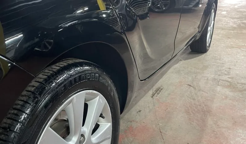
2012 Hyundai i20 Black Hatchback full									