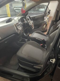 
2012 Hyundai i20 Black Hatchback full									