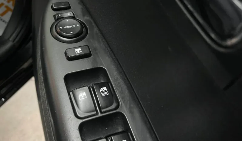 
2012 Hyundai i20 Black Hatchback full									